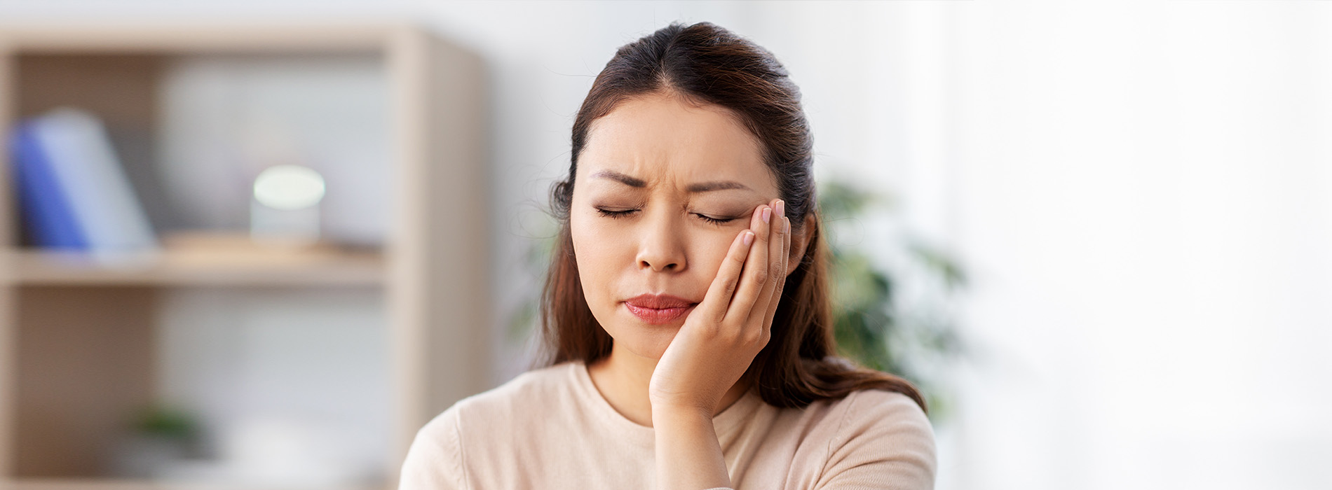 Valley Village Oral Surgery Associates | Bone Grafting, Tooth Pain Or Infection and Oral Conscious Sedation